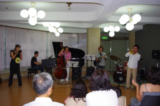 真夏の夜のｊａｚｚ　ｉｎ　Ｓｈｉｒａｈａｍａ